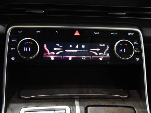 Used 2024 Genesis GV80 2.5T image 16