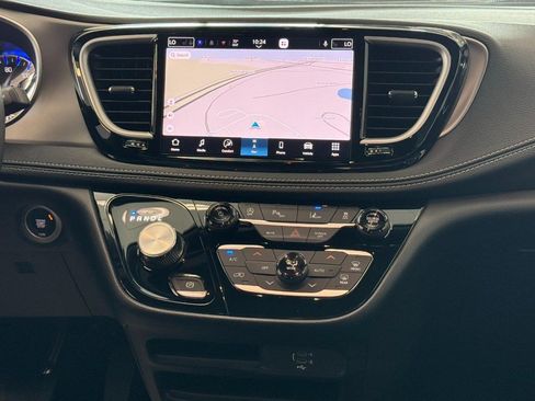 New 2027 Chrysler Pacifica Select w/ Family Tech Group FWD image 12