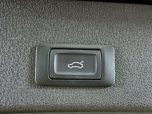 Used 2017 Audi Q5 2.0T Premium Plus w/ Technology Package image 31