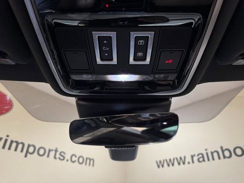 Used 2018 Land Rover Range Rover Velar R-Dynamic SE image 20