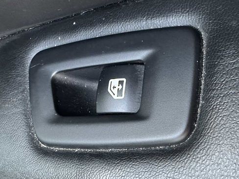 Used 2019 Jeep Compass Latitude image 34