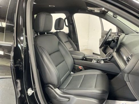 Used 2025 Chevrolet Traverse LT AWD/4WD image 27