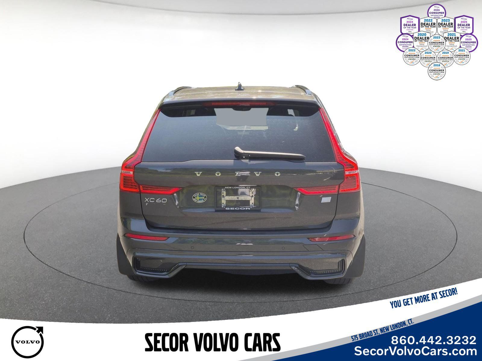 Used 2024 Volvo XC60 T8 Plus w/ Climate Package AWD/4WD image 8