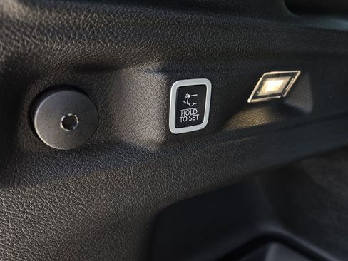 New 2025 Jeep Grand Cherokee L Laredo image 10