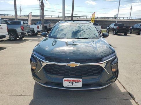 New 2026 Chevrolet Trax LT w/ Driver Confidence Package FWD image 2
