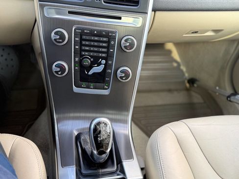 Used 2015 Volvo XC60 T5 Premier image 17