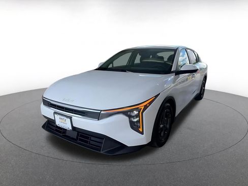 Used 2025 Kia K4 LXS image 7