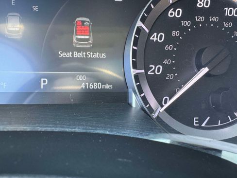 Used 2023 Toyota Highlander XLE AWD/4WD image 25