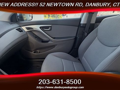 Used 2016 Hyundai Elantra SE w/ Option Group 02 FWD image 12