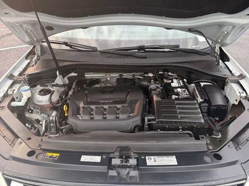 Used 2018 Volkswagen Tiguan SE FWD image 21