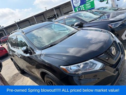 Used 2018 Nissan Rogue SV w/ Premium Package AWD/4WD image 9