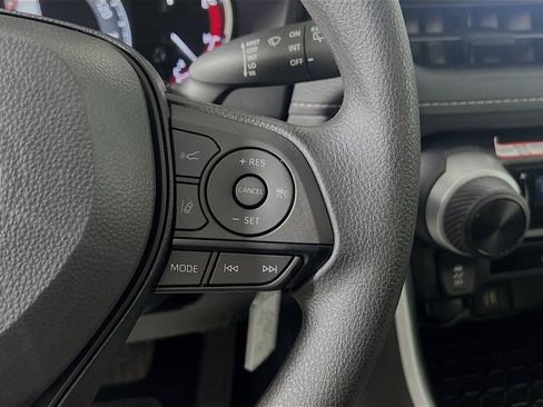 Used 2025 Toyota RAV4 LE image 20