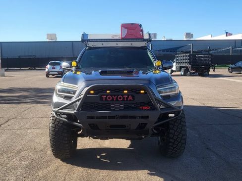 Used 2020 Toyota Tacoma TRD Sport AWD/4WD image 3
