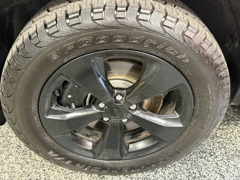 Used 2021 Jeep Cherokee Latitude Plus FWD image 27