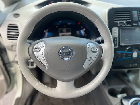 Used 2012 Nissan Leaf SV image 10