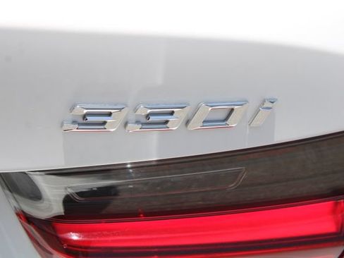 Used 2025 BMW 330i Sedan RWD image 9