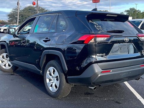 Used 2025 Toyota RAV4 LE AWD/4WD image 6