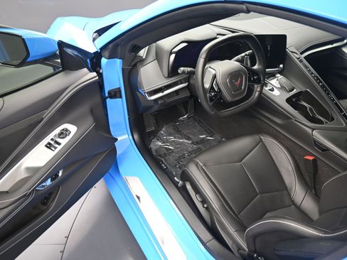 Certified 2025 Chevrolet Corvette Stingray Coupe w/ 1LT image 12