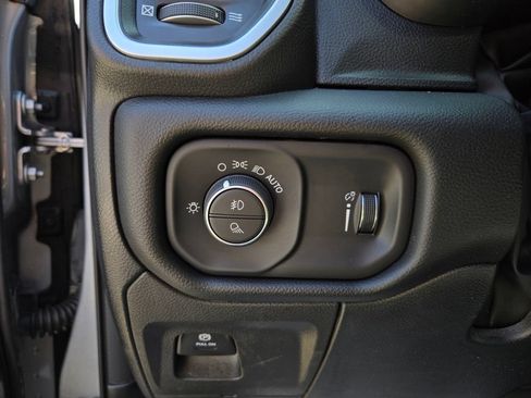 Used 2023 RAM 1500 Big Horn AWD/4WD image 16