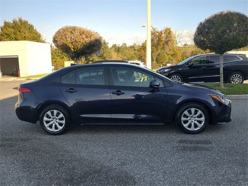 Certified 2023 Toyota Corolla LE image 3