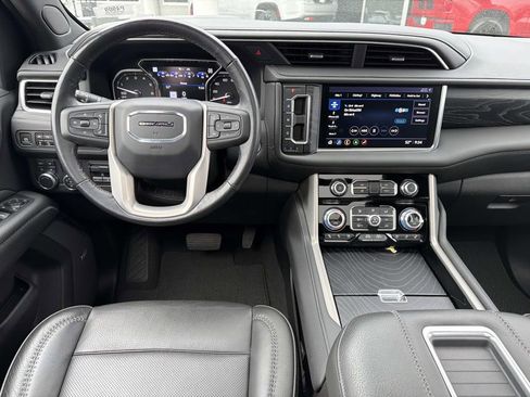 Used 2021 GMC Yukon XL Denali w/ Denali Premium Package image 21