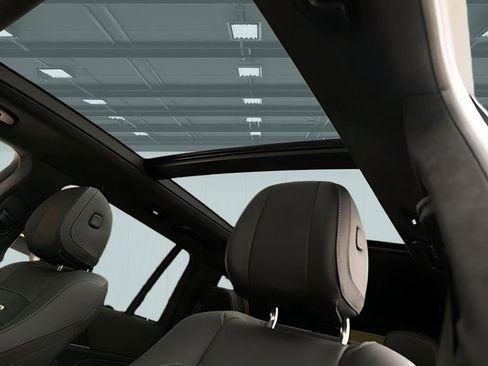 Used 2025 Mercedes-Benz GLS 63 AMG 4MATIC image 23