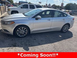 Used 2017 Ford Fusion SE w/ Fusion SE Technology Package image 1
