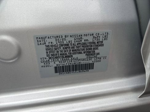 Used 2025 Nissan Versa SV FWD image 27