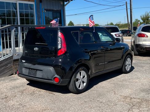 Used 2016 Kia Soul FWD image 6