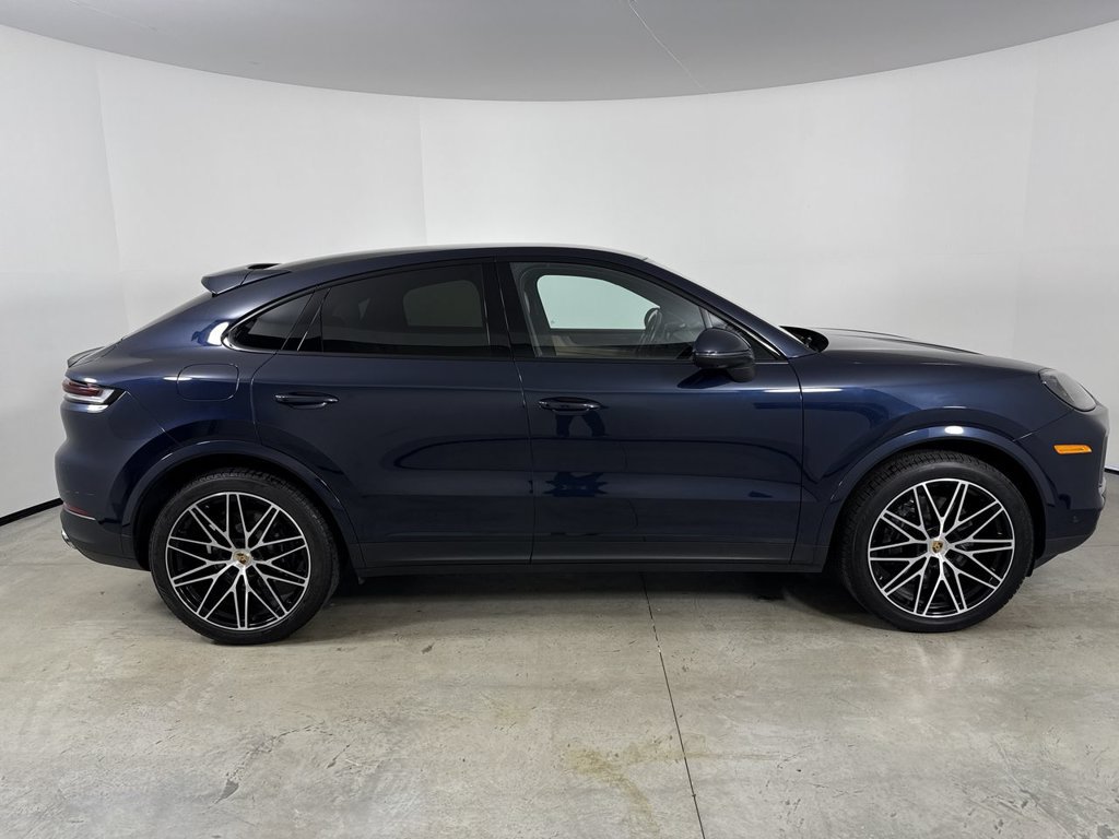 Certified 2024 Porsche Cayenne Coupe AWD/4WD image 8
