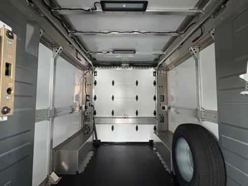 Used 2024 Chevrolet Brightdrop 400 w/ Commercial Equipment Package image 33