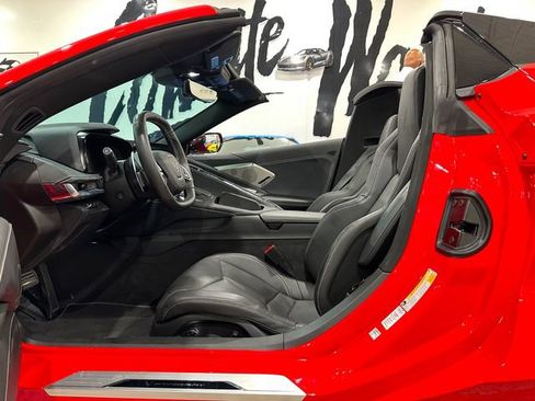 Used 2023 Chevrolet Corvette Stingray Preferred Conv w/ Z51 Performance Package RWD image 8