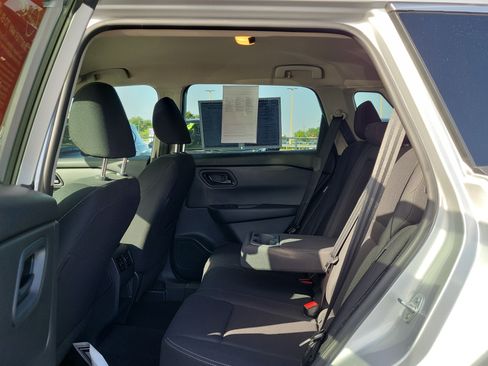 Certified 2025 Nissan Rogue S FWD image 9