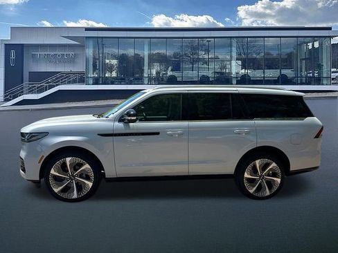 New 2026 Lincoln Navigator Black Label AWD/4WD image 4