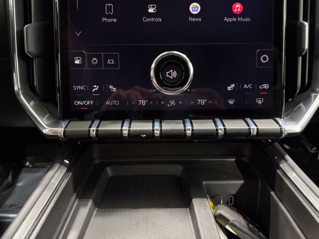 Used 2026 GMC Acadia Elevation w/ Elevation Premium Package FWD image 18
