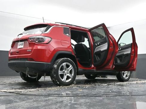 Used 2024 Jeep Compass Latitude image 70