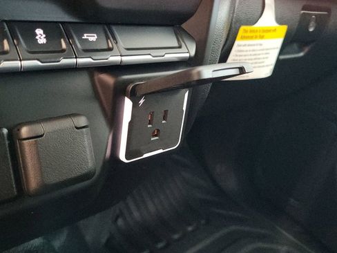 Used 2025 Chevrolet Silverado 1500 W/T w/ WT Value Package image 10