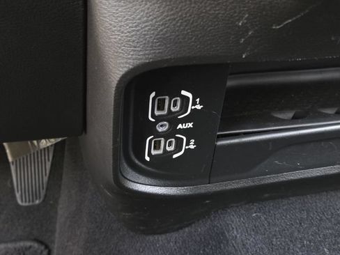 Used 2024 RAM 2500 Big Horn AWD/4WD image 32