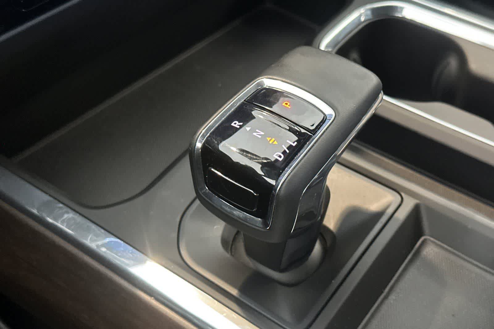 Used 2024 Chevrolet Silverado 1500 High Country w/ Midnight Edition AWD/4WD image 23