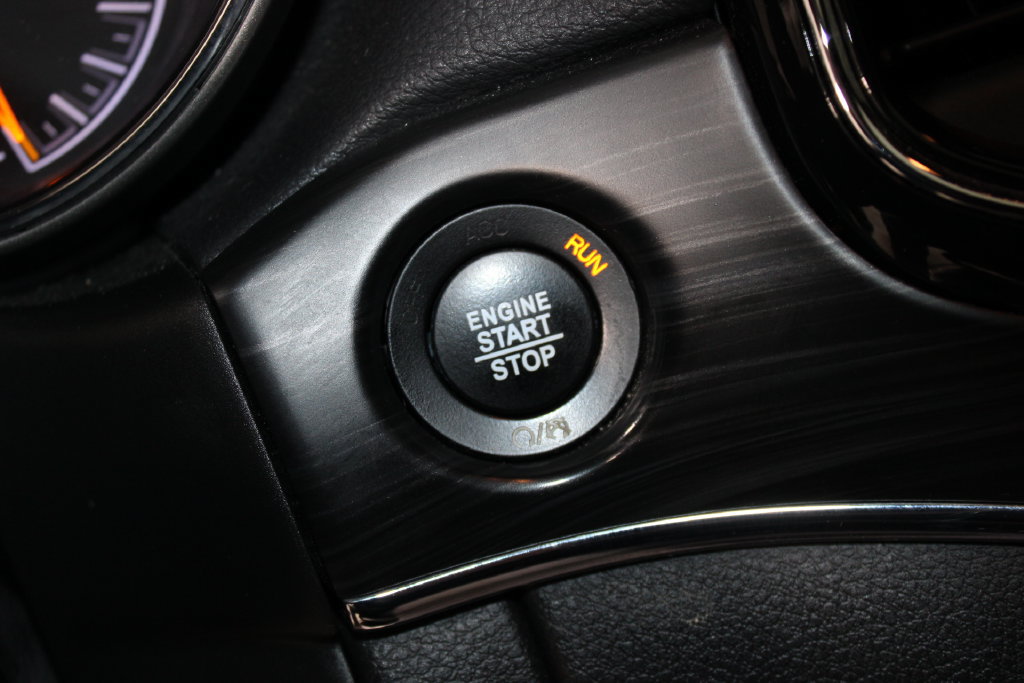 Used 2021 Jeep Grand Cherokee Limited AWD/4WD image 36