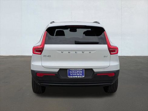 New 2026 Volvo XC40 B4 Plus w/ Climate Package image 5