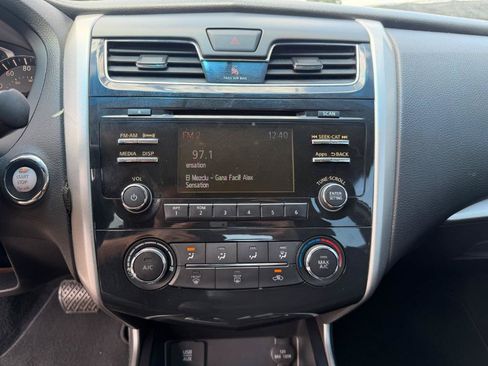 Used 2015 Nissan Altima 2.5 S w/ Special Edition Package FWD image 20