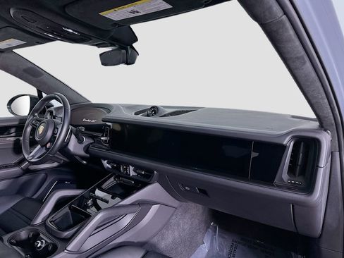 Used 2024 Porsche Cayenne Turbo GT image 32