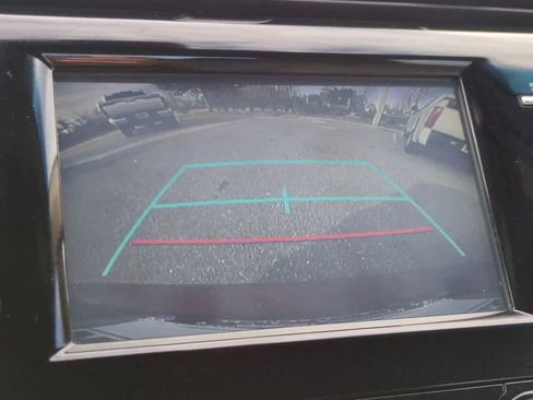 Certified 2018 Toyota Camry SE image 19