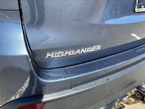 Used 2017 Toyota Highlander XLE AWD/4WD image 10