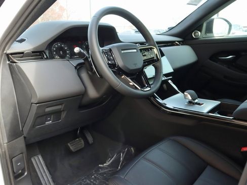 Used 2025 Land Rover Range Rover Evoque S image 15