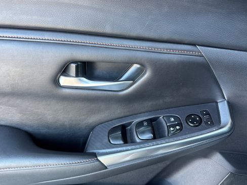 Used 2023 Nissan Sentra SR w/ Midnight Edition Package FWD image 10