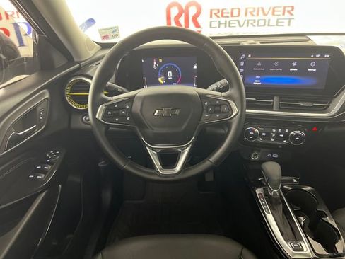 Used 2024 Chevrolet Trax ACTIV w/ Sunroof Package image 14