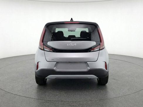 Used 2025 Kia Soul LX w/ LX Technology Package FWD image 7