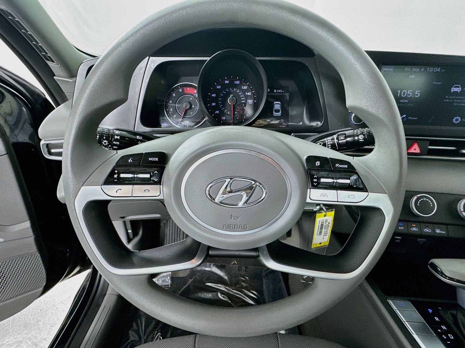 Used 2023 Hyundai Elantra SE FWD image 11